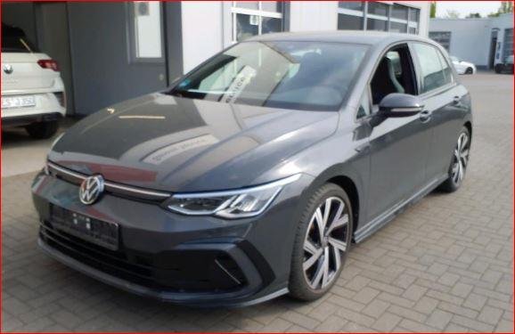 Volkswagen Golf VIII 1.5 eTSI DSG R-LINE Carplay SHZ LM18