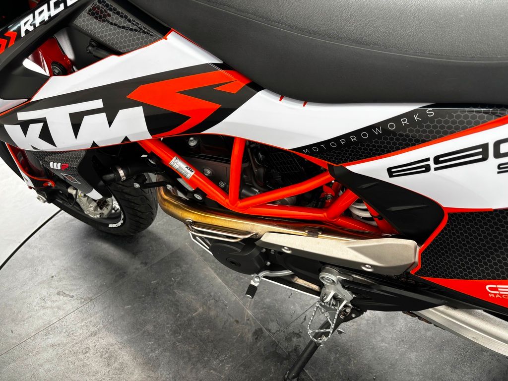 Fahrzeugabbildung KTM 690 SMC R *REIFEN NEU *KURZES HECK