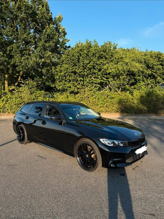 Image of BMW 320