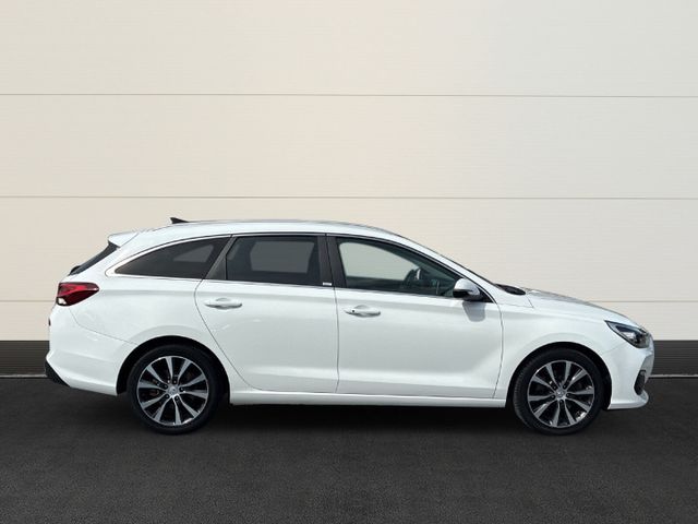 Hyundai i30 Premium Pano+Kamera+LED+Navi+SHZ+Klima+Temp+