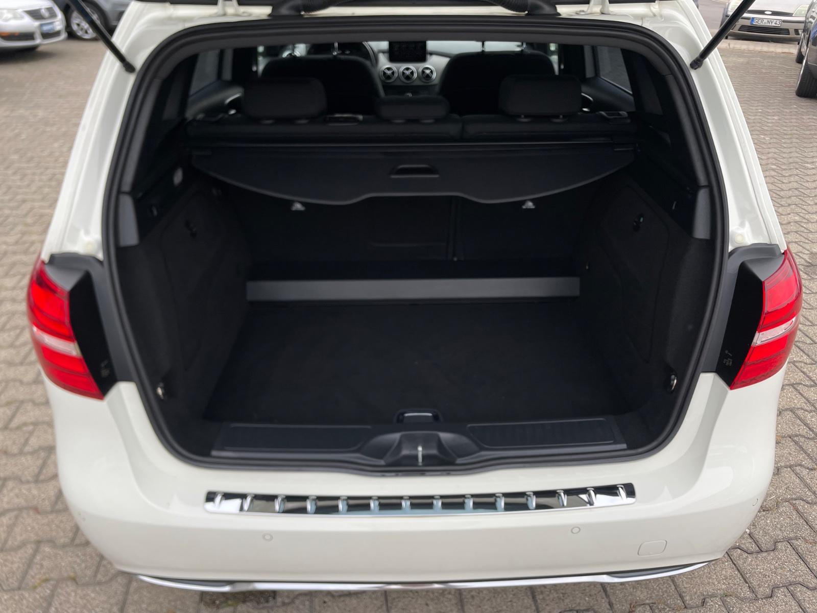 Mercedes-Benz B 180 | 7G-DCT Automatik | LED Scheinw. | Tempo.