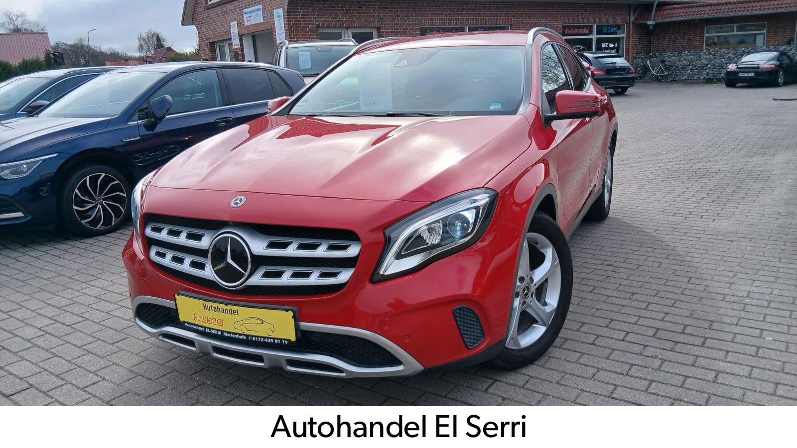 Mercedes-Benz GLA 200 LED-S,S-teilleder,Navi,RFK,PDC,++