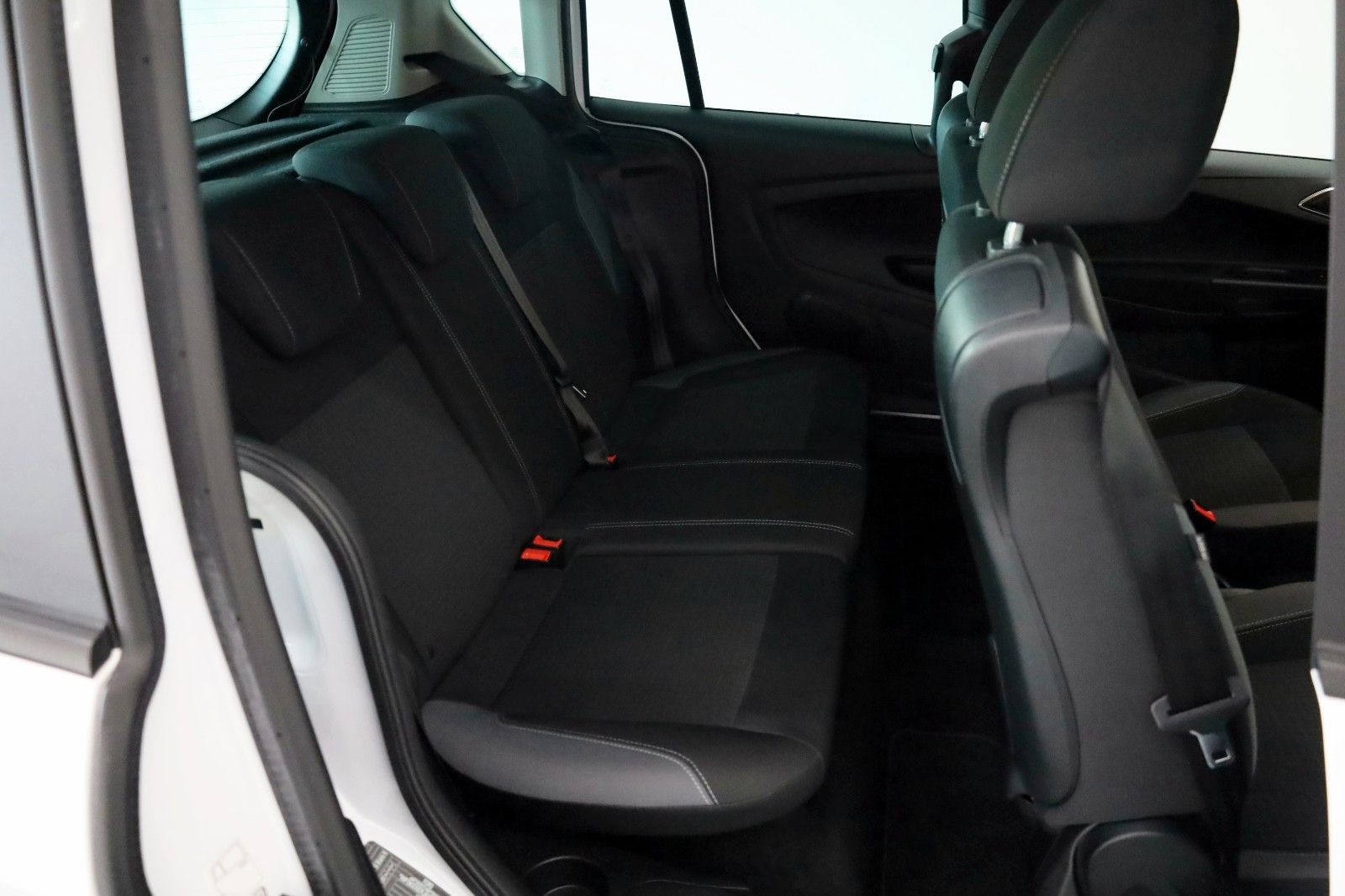 Fahrzeugabbildung Ford B-MAX Colourline SH,PDC,8 fach bereift