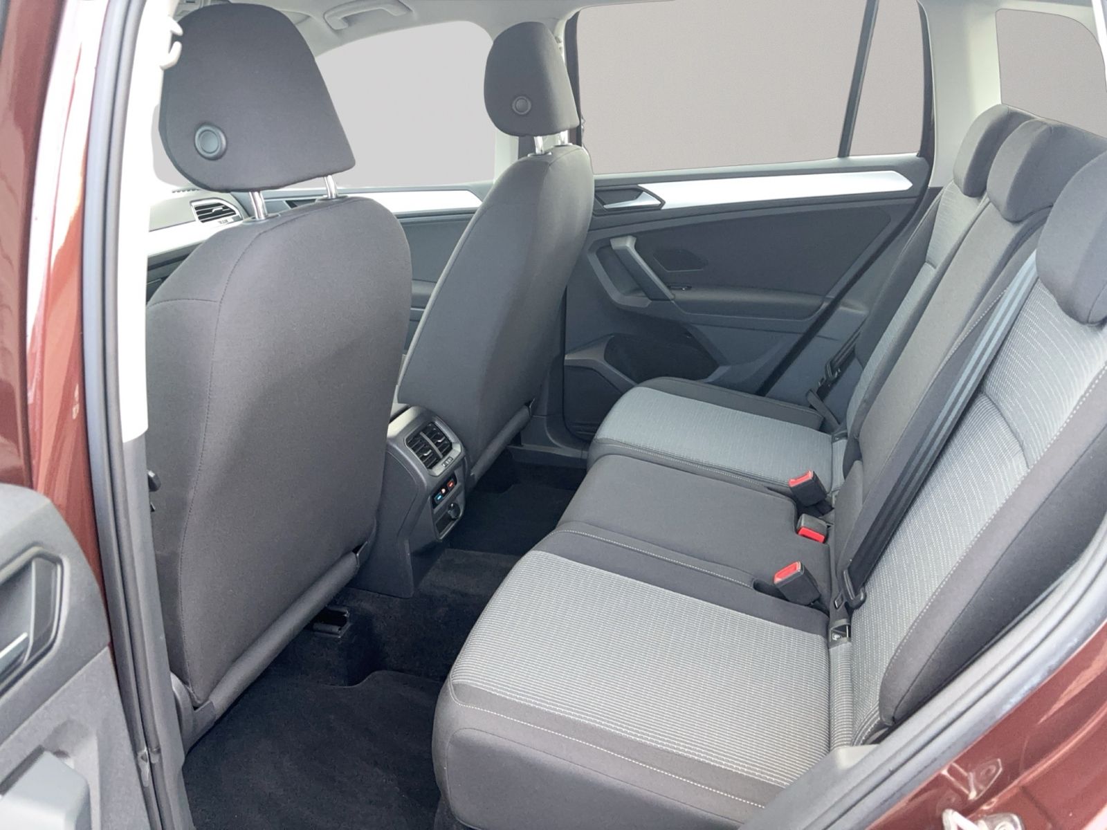 Tiguan 1.5 TSI, ACC, Winterpaket, Dachreling, Cl