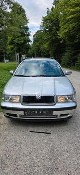 Skoda Octavia 2.0 1Hand - Skoda Octavia aus 2000: Kombi