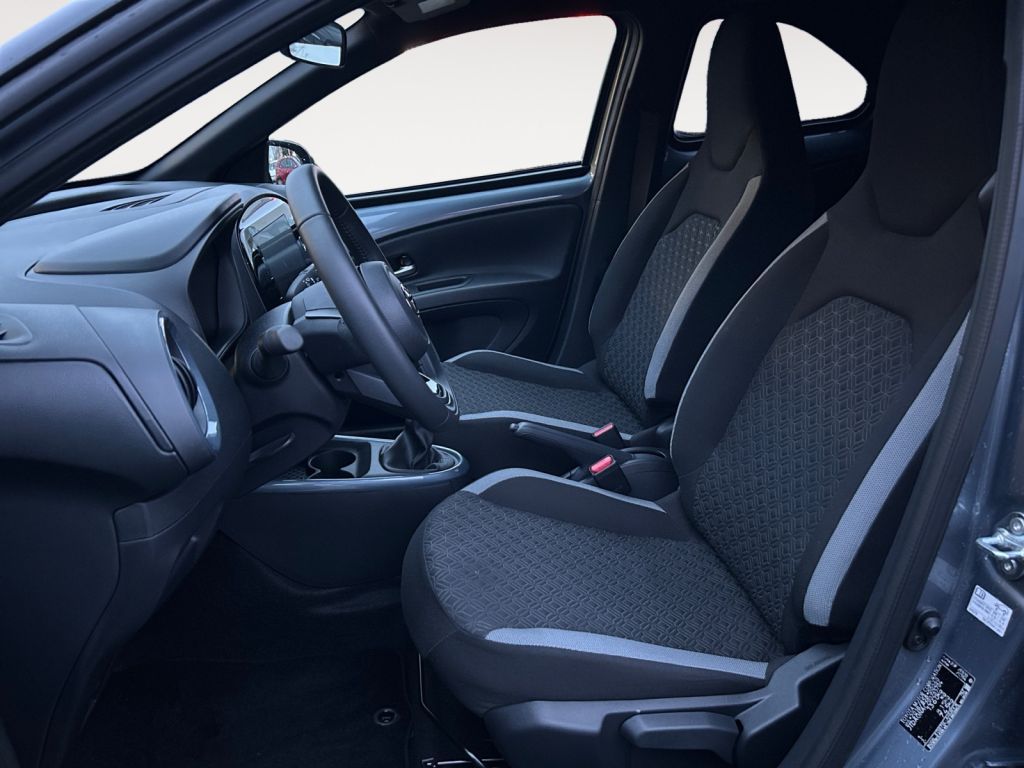 Fahrzeugabbildung Toyota Aygo X Team D