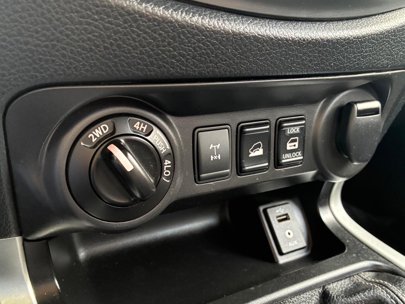 Nissan Navara NP300 Double Cabine 163ch - 2 ème main - Attelage - Entretien complet - CT récent