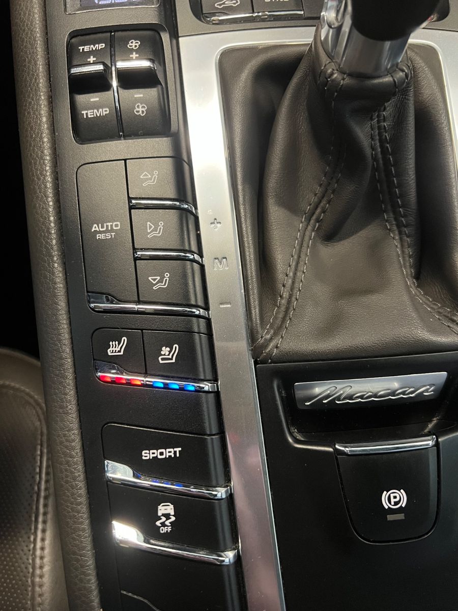 Fahrzeugabbildung Porsche Macan S *SITZBELÜFTUNG*PANORAMADACH*