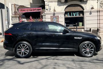 Jaguar F-Pace - 4