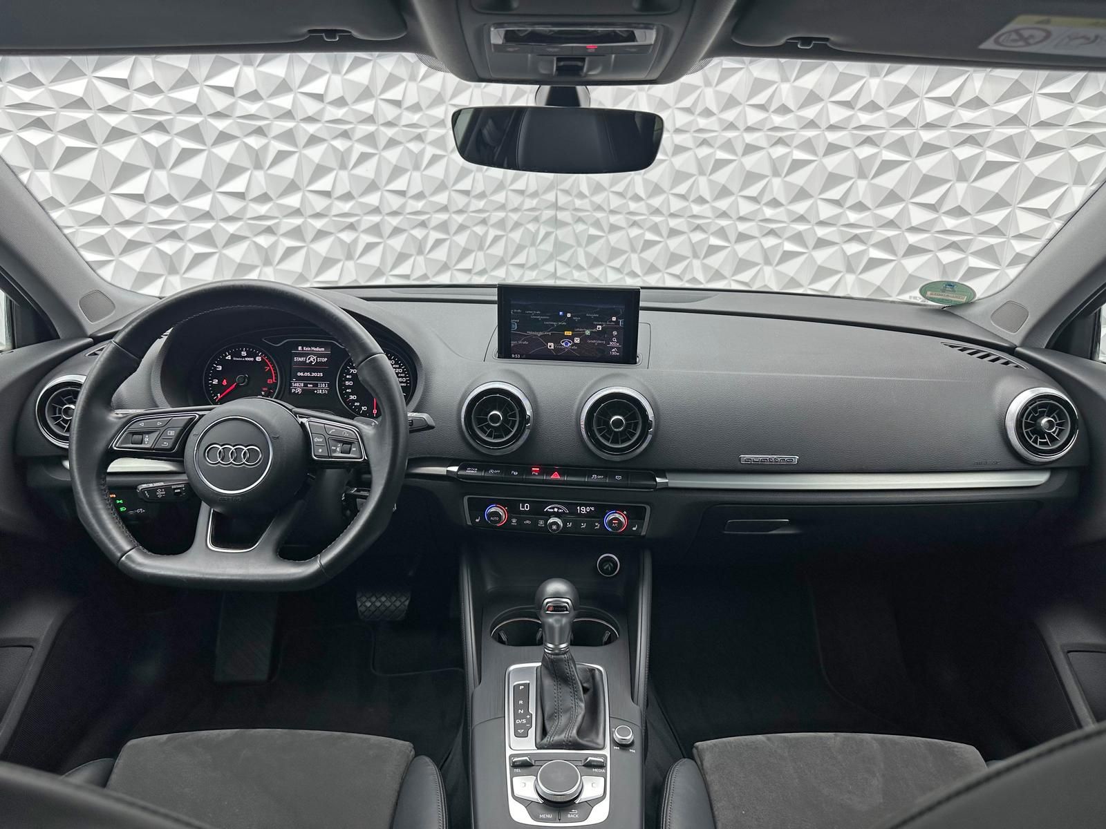Fahrzeugabbildung Audi A3 2.0 TFSI QUATTRO/SPORT/ACC/LED/PANO/PDC/NAV