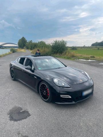 Porsche Panamera GTS