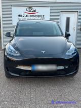 Tesla Model Y Basis RWD - Tesla Model Y in Bremen
