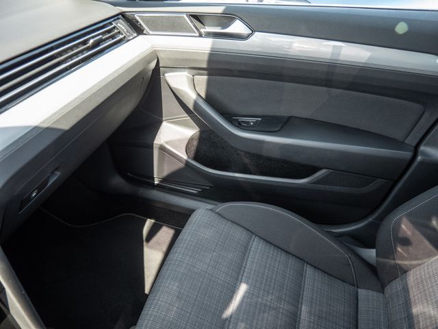 Passat Variant 2.0 TDI Business SHZ NAVI ACC LED
