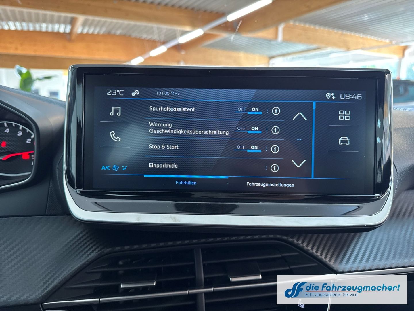 Fahrzeugabbildung Peugeot 208 Style LED Fahrerprofil DAB SHZ Keyless Start