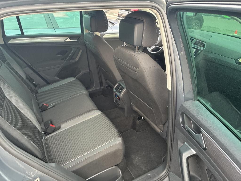Fahrzeugabbildung Volkswagen Tiguan Active TSI *Navi*Cam*PDC*ACC*LED*Sitzhzg*