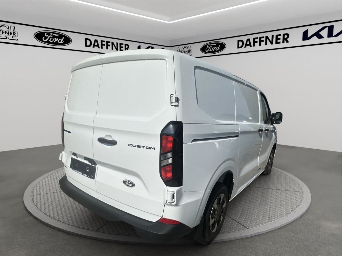 Fahrzeugabbildung Ford Transit Custom Kasten 320 L1 Trend FWD Plug-in H