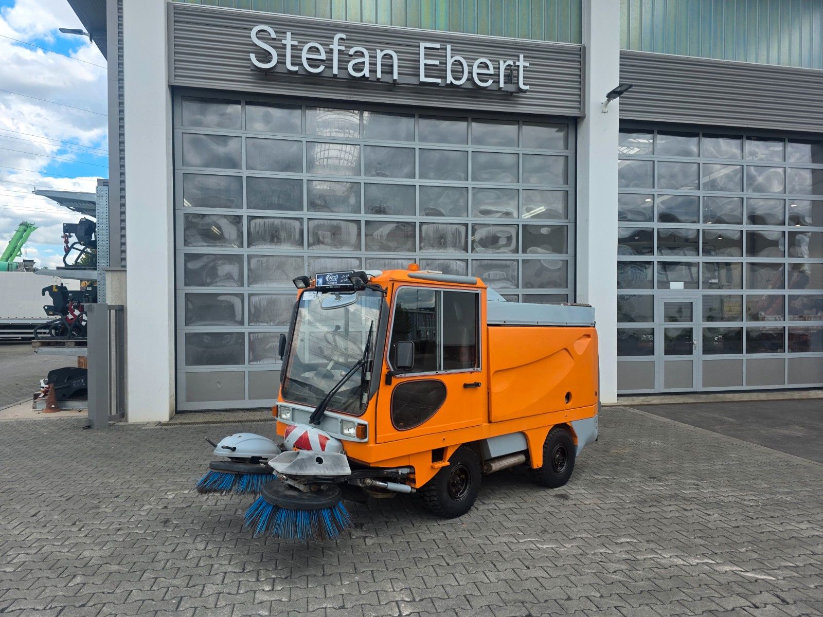 Fahrzeugabbildung Schmidt SK 153 SX / Kehrmaschine / 6.078h