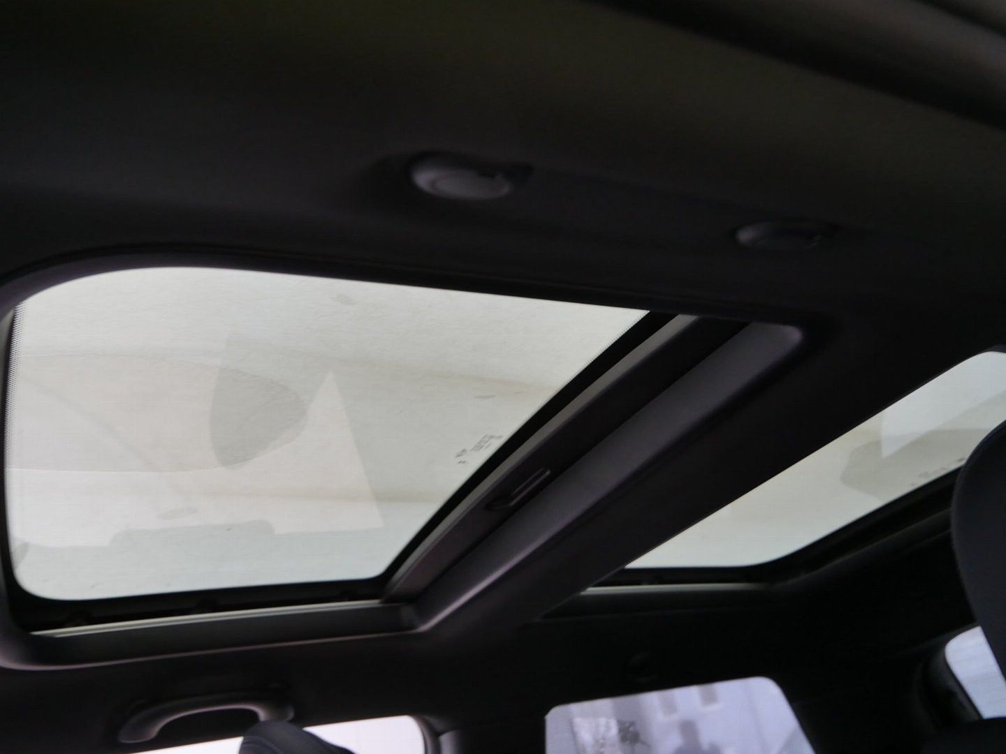 Fahrzeugabbildung MINI Cooper C Favoured Trim Paket-L Pano h/k HuD