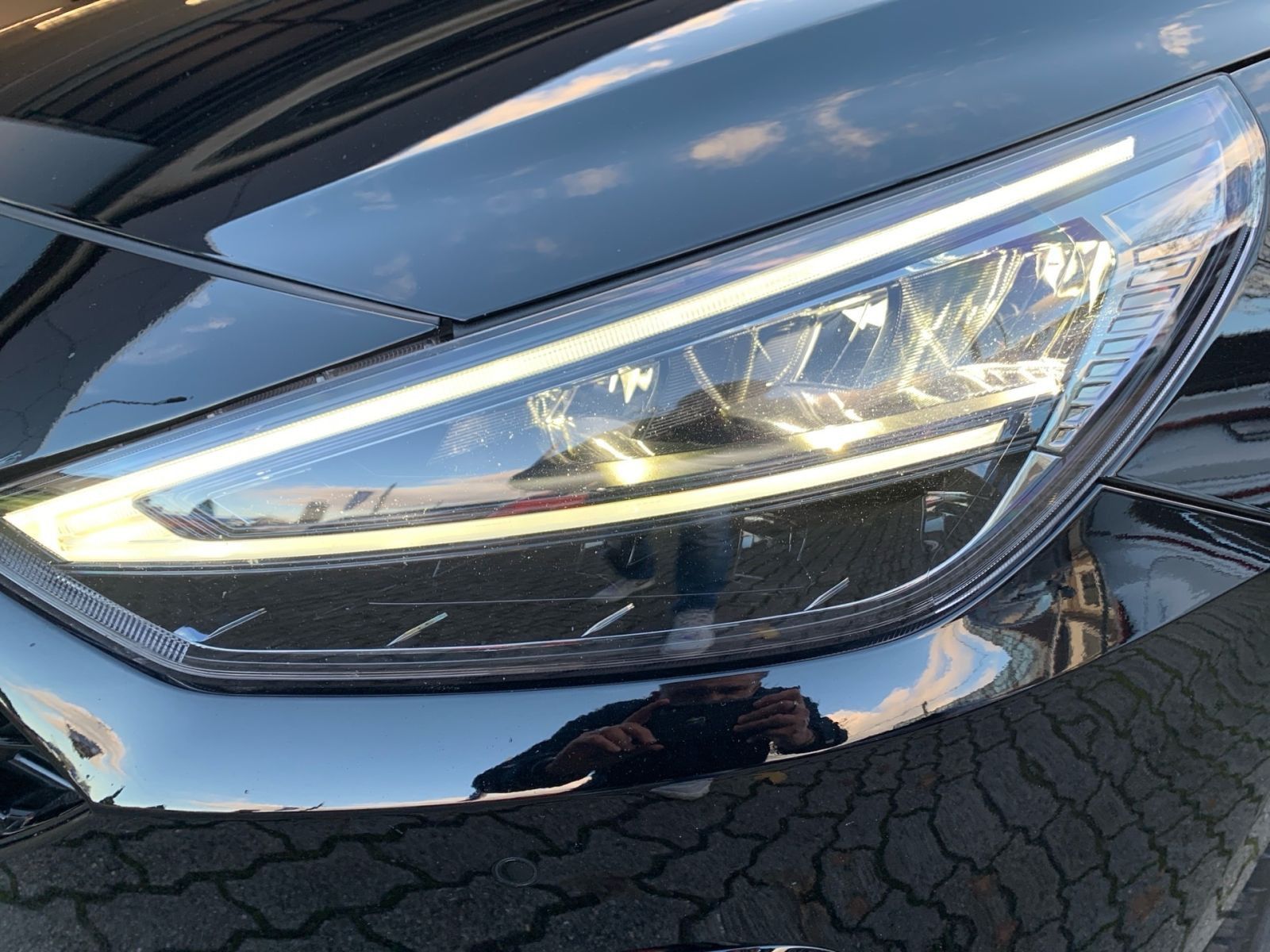 Fahrzeugabbildung Hyundai i30 Kombi 1.5 T-GDI 7-DCT Advantage Mild-Hybrid