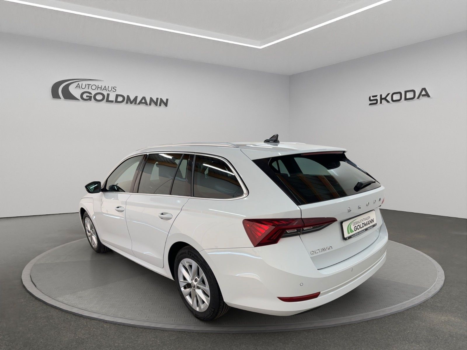 Fahrzeugabbildung SKODA Octavia Combi First Edition 1.5 TSI ACT