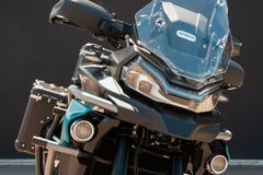 CFMOTO 800 MT ES + 3 tlg. Kofferset + elektr. Fahrwerk