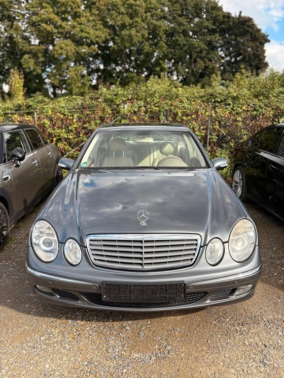 Mercedes-Benz E 240