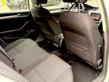 Volkswagen Passat Variant - 7