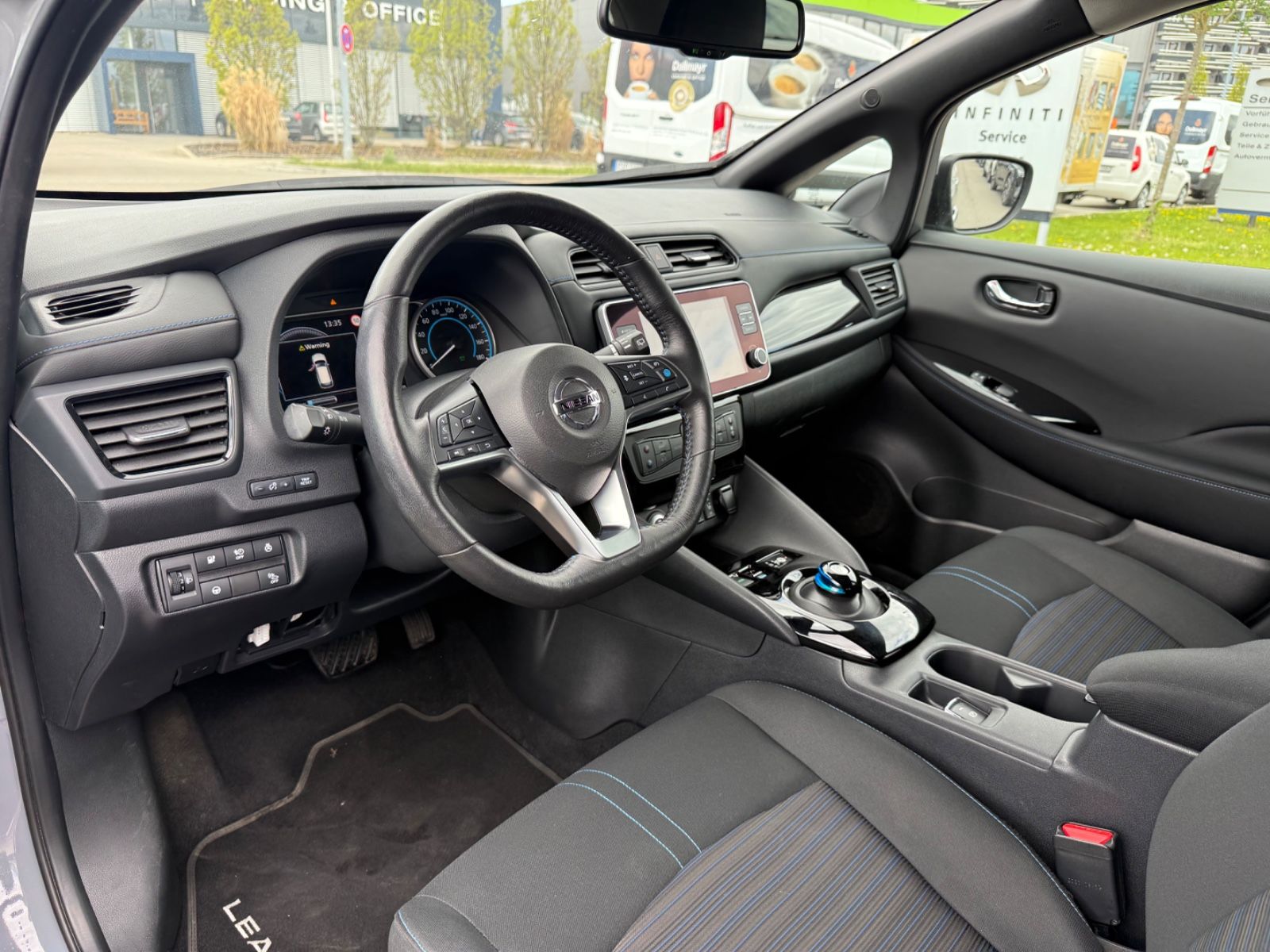 Fahrzeugabbildung Nissan Leaf N-Connecta - 360°, LED, Winter-P.,SOH96%