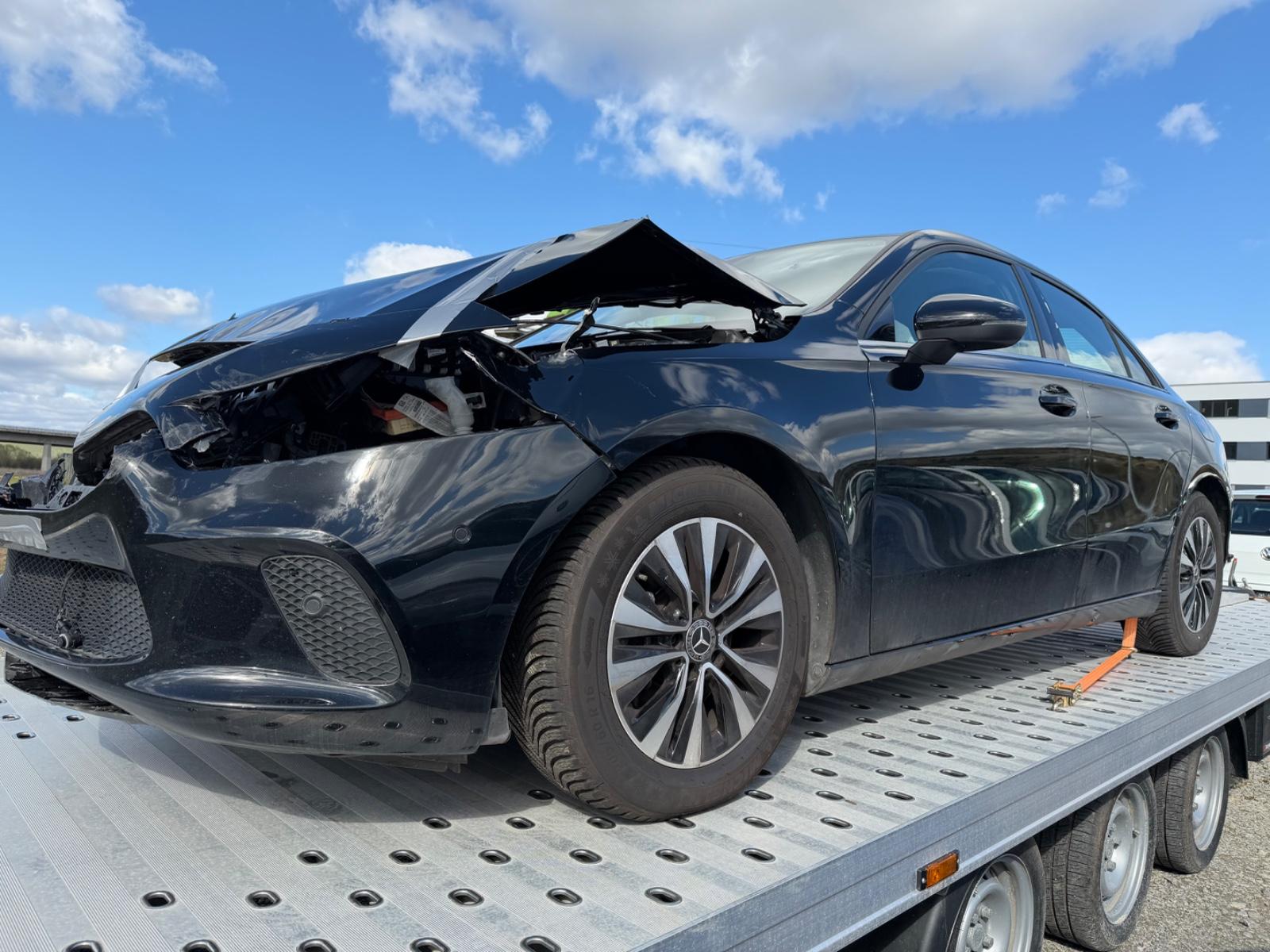 Mercedes-Benz A 180 A Limousine A 180 d