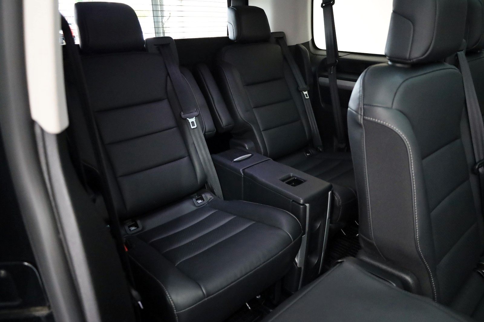 Fahrzeugabbildung Citroën SpaceTourer Lounge M Leder,Navi,Panorama,Massage