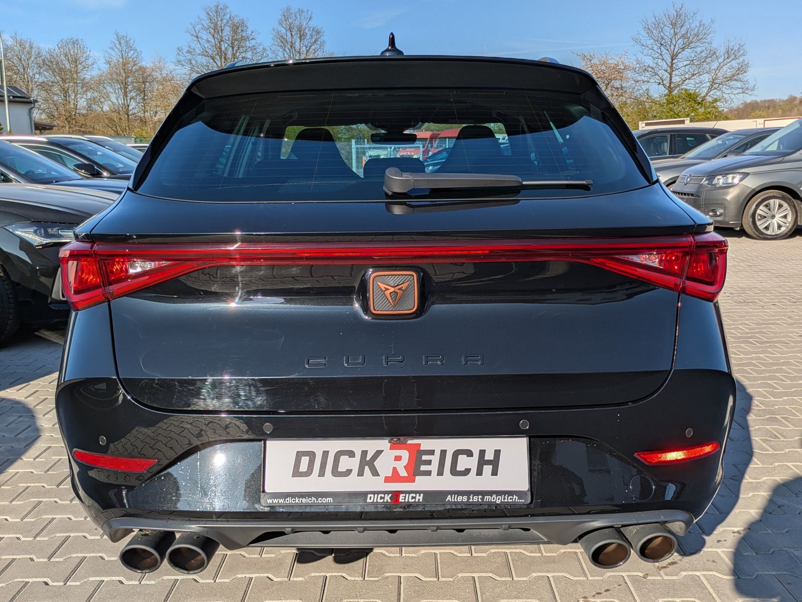 Fahrzeugabbildung CUPRA Leon VZ 2.0TSI 4Drive ACC*PANO*MATRIX*DCC*LM19"