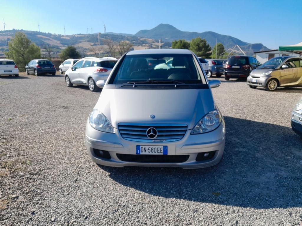 Mercedes-Benz A 180