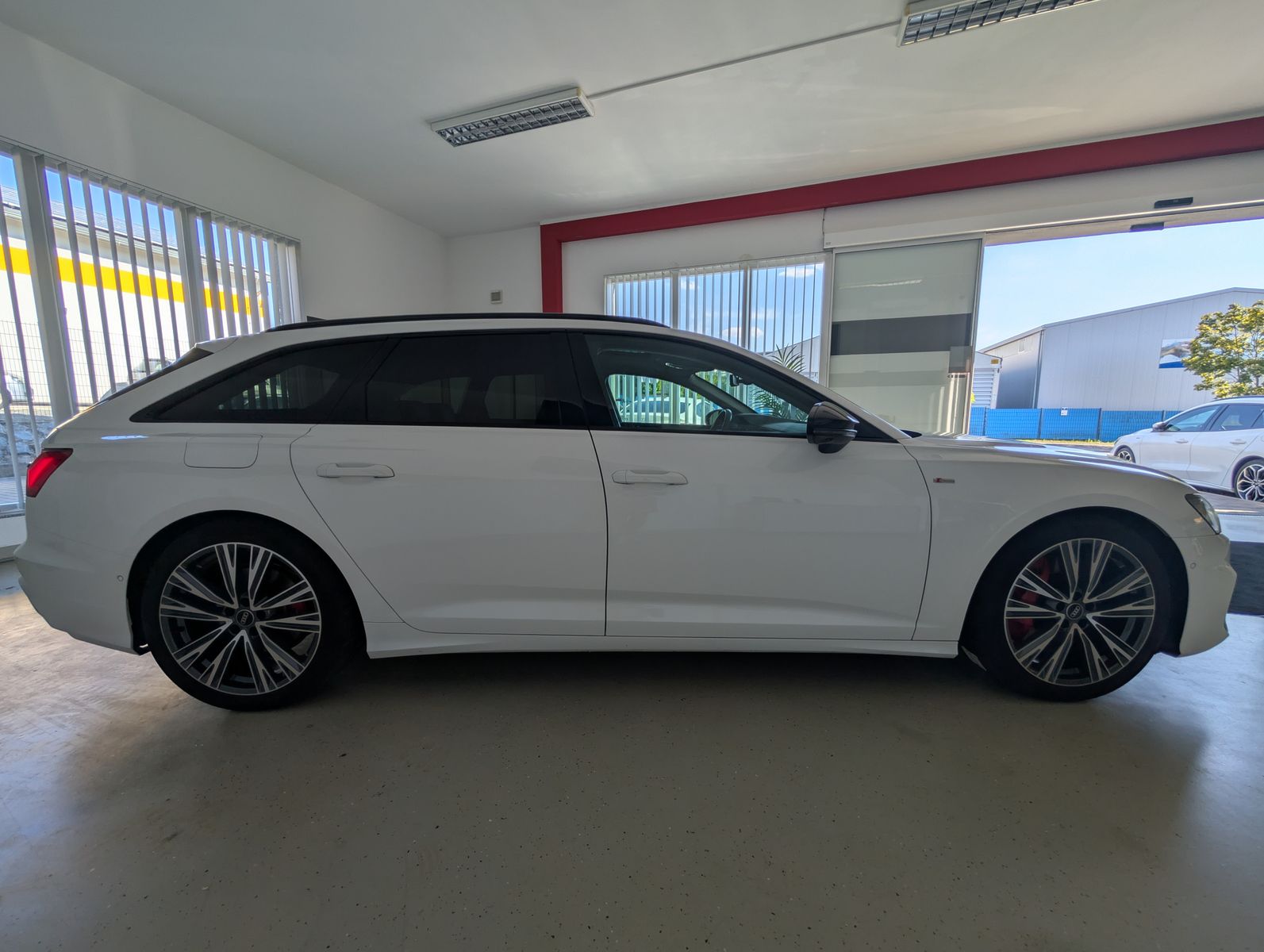 Fahrzeugabbildung Audi A6 55 TFSI e quat 3x S-Line MATRIX PANO 4xKlima