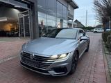 Volkswagen Arteon 2.0 TSI R-Line 4Motion LED ACC 360 Pano D - silberne Volkswagen Arteon