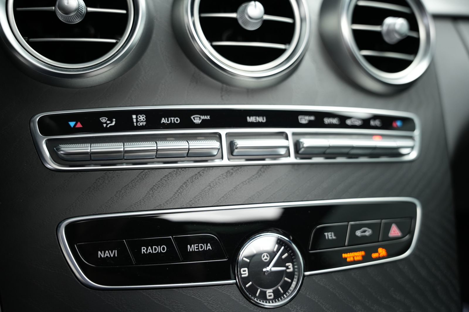 Fahrzeugabbildung Mercedes-Benz C 220d *AMG*Panorama*Ambiente*MBUX*SHZ*