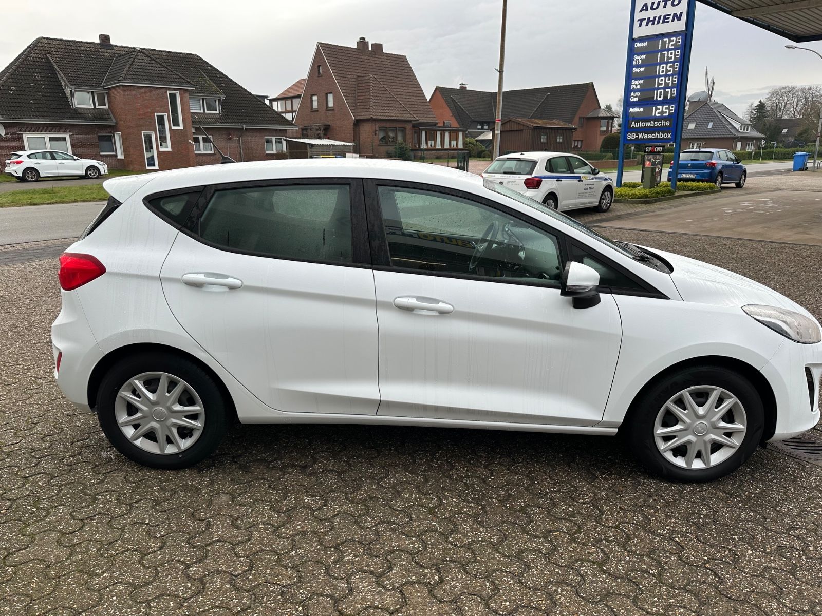 Fahrzeugabbildung Ford Fiesta 1.1 Cool & Connect Sitzheizung/AppConnect