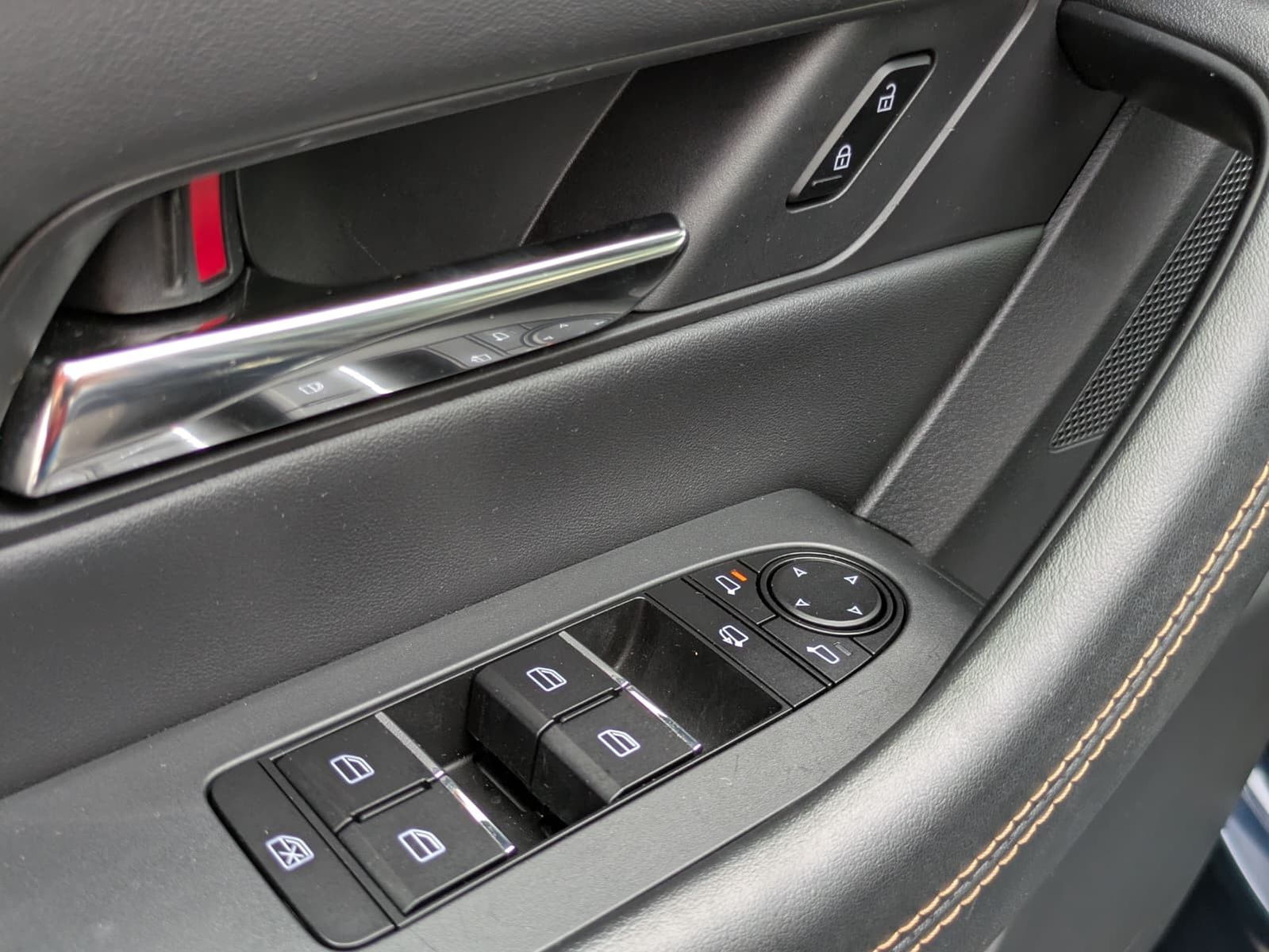 Fahrzeugabbildung Mazda CX-80 2.5L PHEV Homura Plus PANO*HUD*BOSE*7-SIT