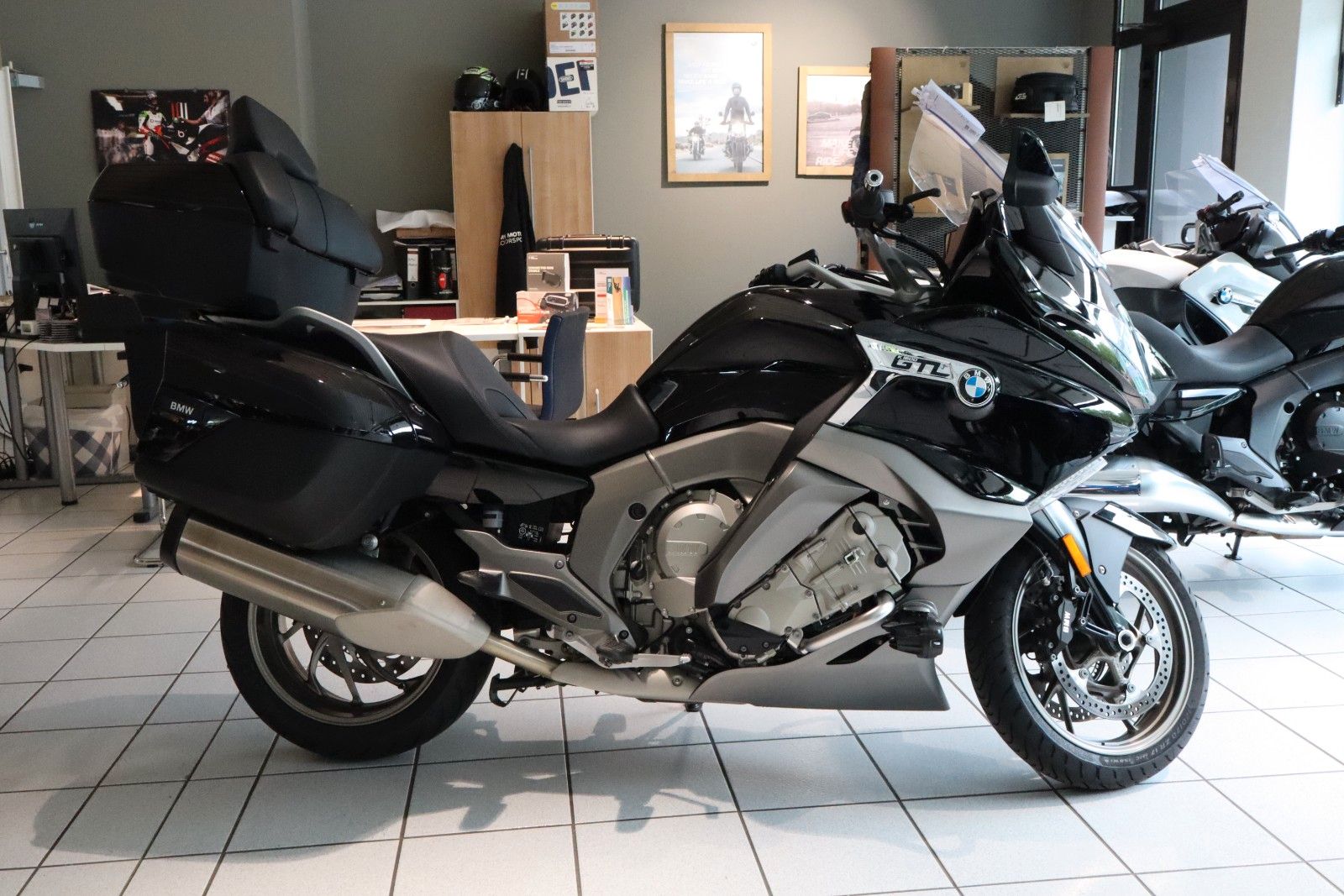 Fahrzeugabbildung BMW K1600GTL