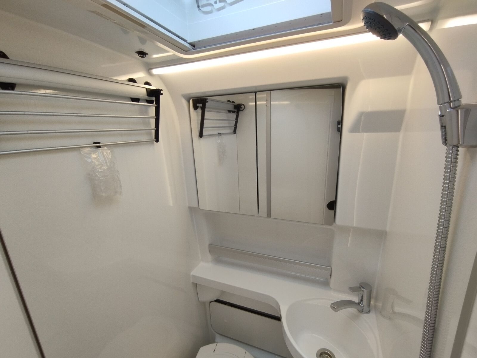 Fahrzeugabbildung Westfalia Columbus 641 E 180 PS 10795,- EUR Sondernachlass