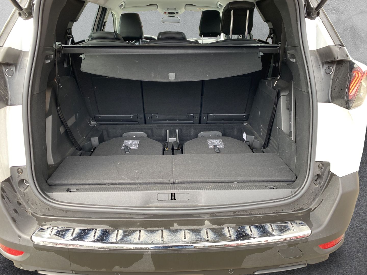 Fahrzeugabbildung Peugeot 5008 2.0 BlueHDi 180 Allure 7-Sitzer digitales C