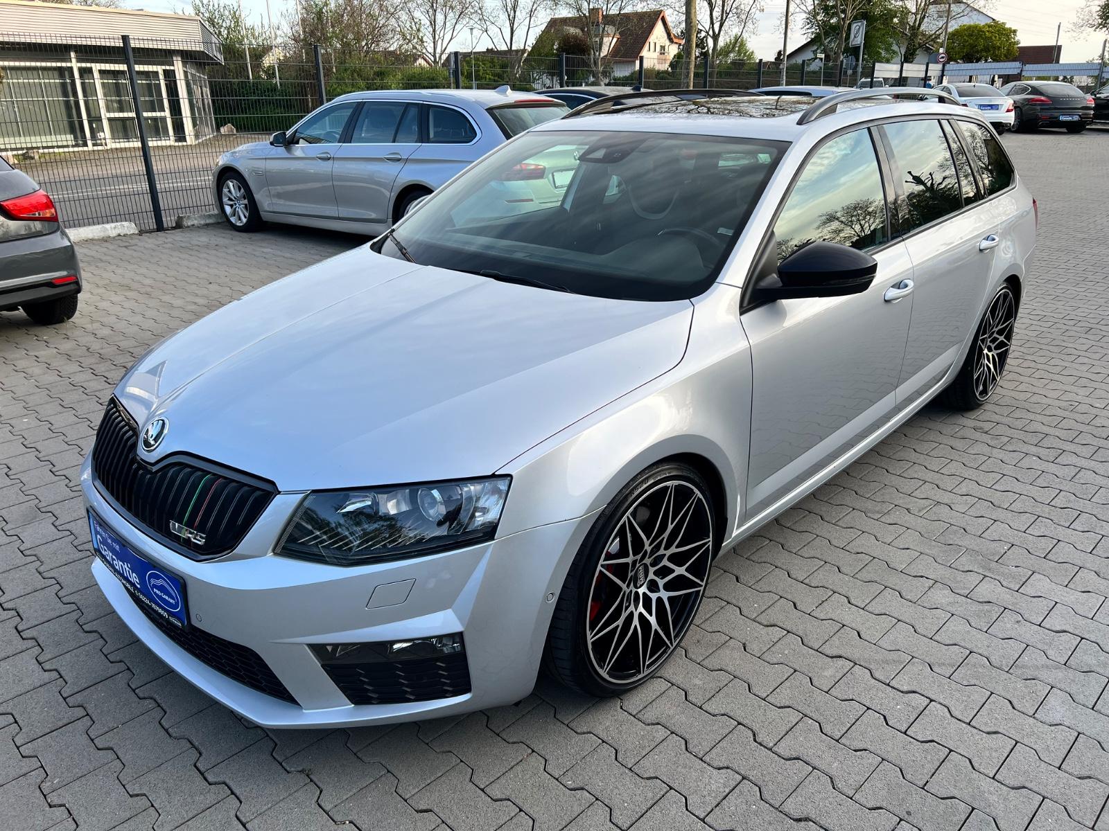 Skoda Octavia Combi RS - BLACK DESIGN -PANO - ACC-AHK