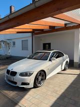 BMW 325i E92 LCI - BMW 325 mit Benzin-Antrieb: Sportwagen, Automatik