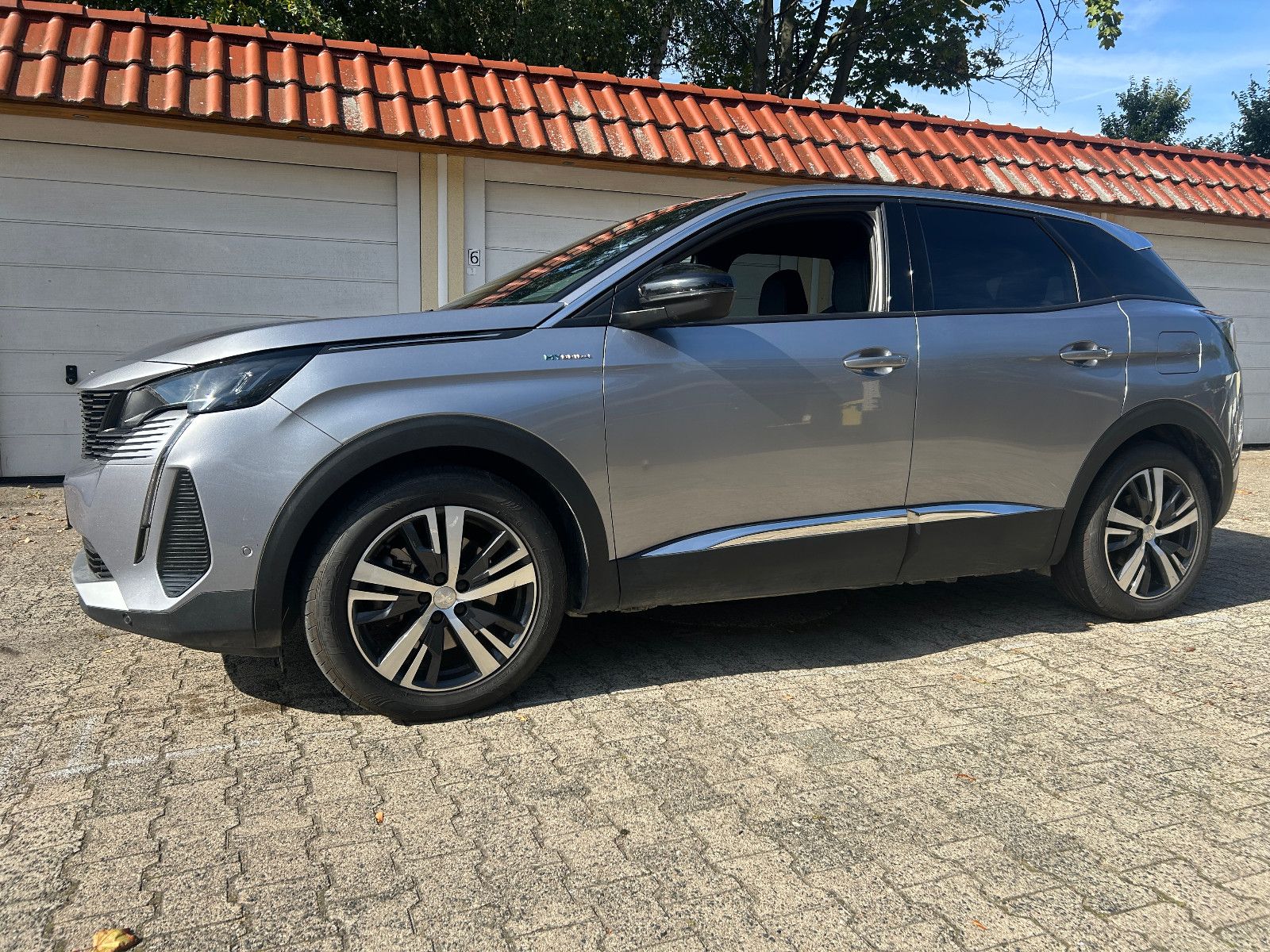 Peugeot 3008 Hybrid4 300 Allure Pack ALLRAD LED KAMERA imagem 3