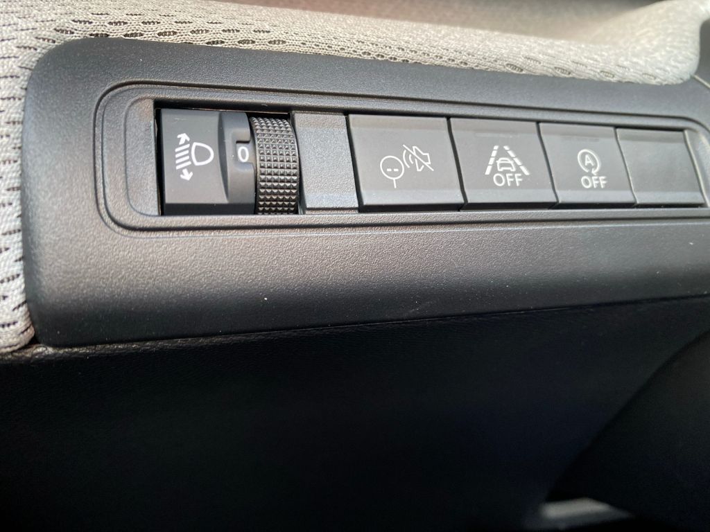 Fahrzeugabbildung Citroën C3 Turbo 100 MAX *Winter-Pak*CAM*Allwetter*Navi*
