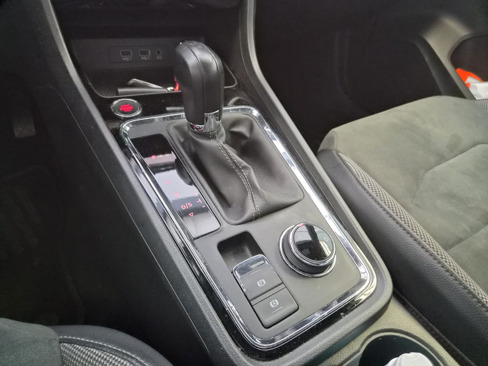Fahrzeugabbildung SEAT Ateca Xcellence / 1. H./ Navi/Kamera / AHK