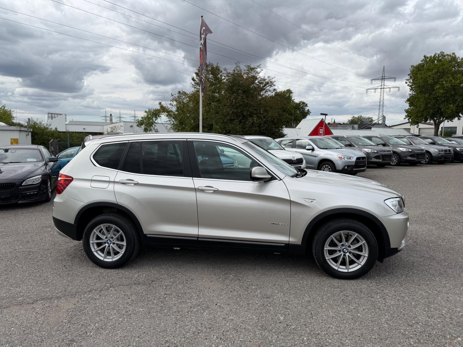 BMW X3 xDrive 20 d Auto.LED BI-Xenon Navi 1.Hand Pan