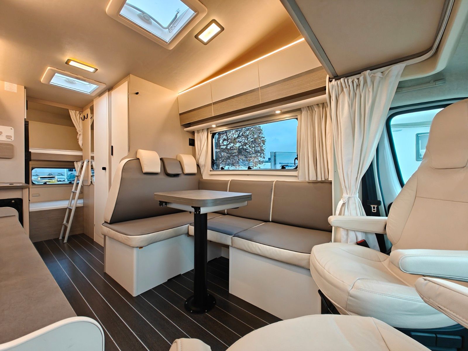 Fahrzeugabbildung XGO Dynamic 39 Lounge - SAT, TV, Markise 4m, Kamera