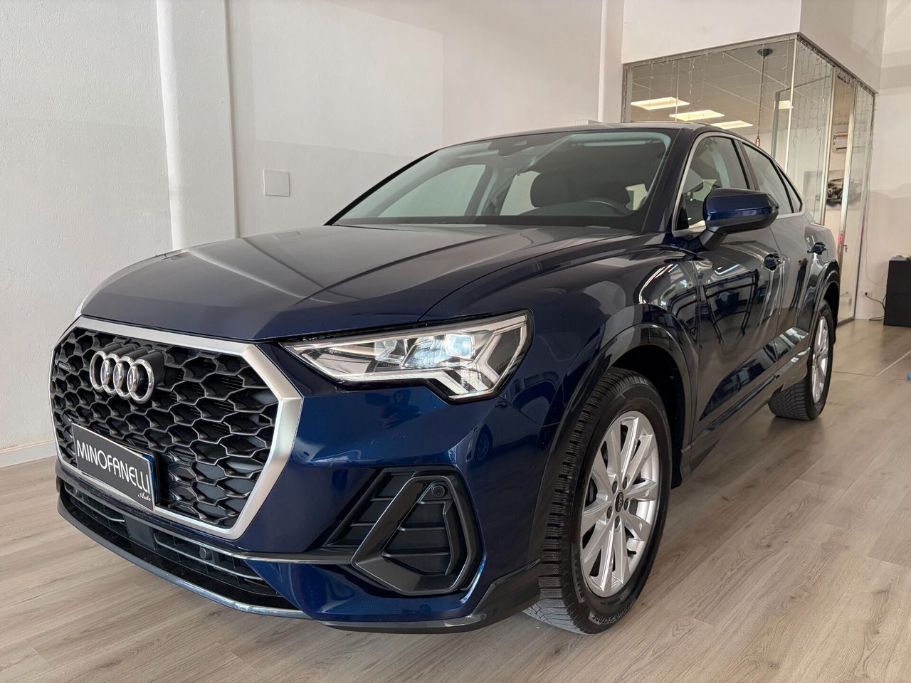 Audi Q3 SPB 40 TDI quattro S tronic Business Plu imagem 2