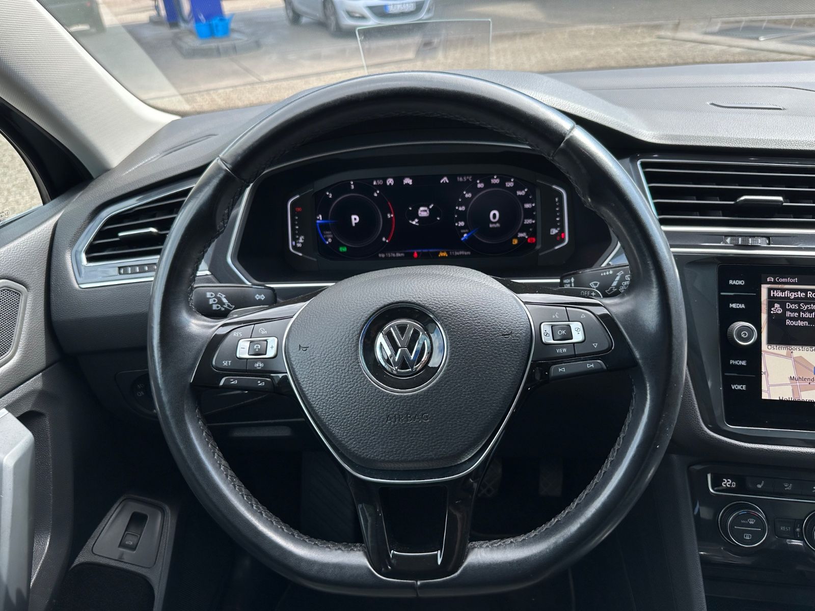 Fahrzeugabbildung Volkswagen Tiguan Allspace 2.0 TDI 4M R-Line AHK/Pano/LED