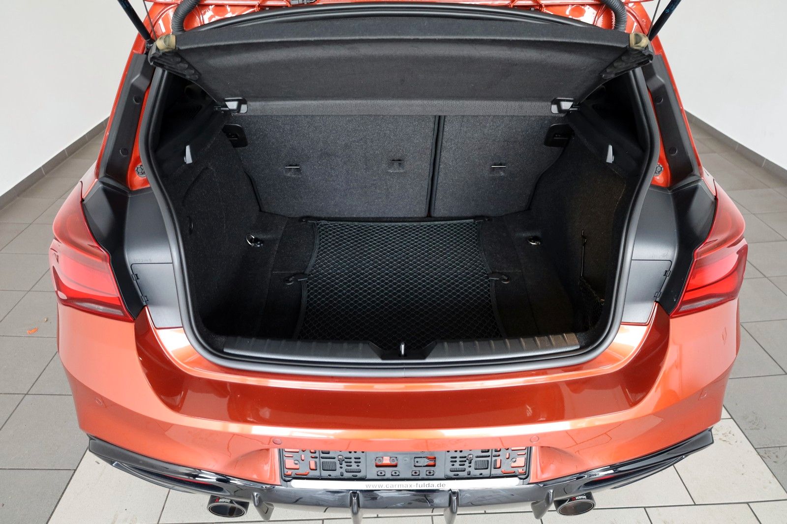 Fahrzeugabbildung BMW M140i Special Edition,Akrapovic,Leder,8fach 18"